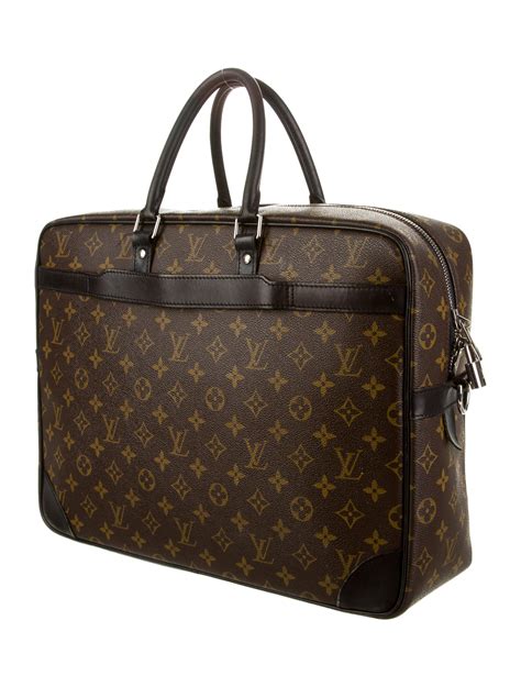 louis vuitton briefcase taiga|Porte Documents Voyage GM .